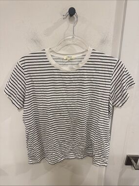 Leallo White and Black Narrow-Stripe Short Sleeve Tee